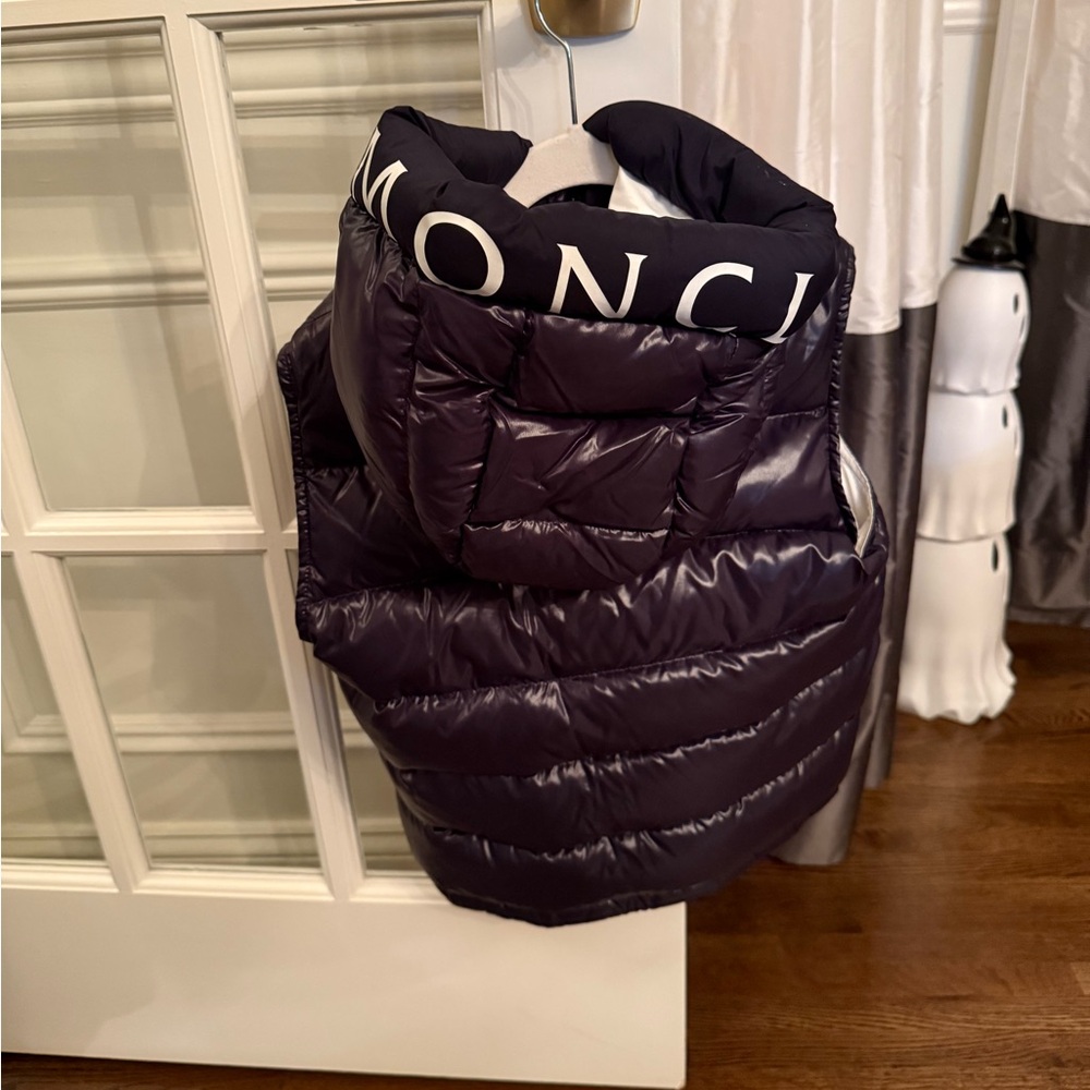 Moncler White and Black Vest - Picture 2 of 4